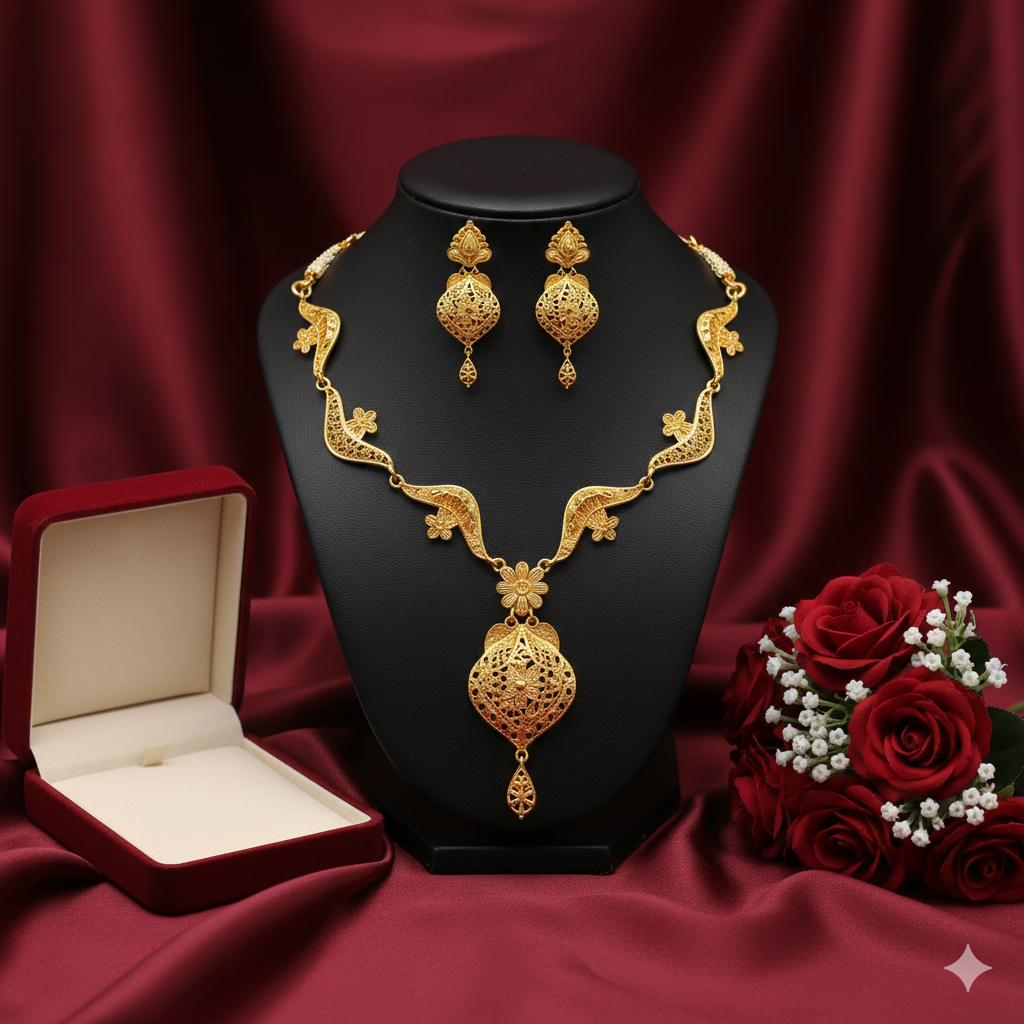 Gold Plated Filigree Har Necklace Set with Lattice Pendant & Earrings